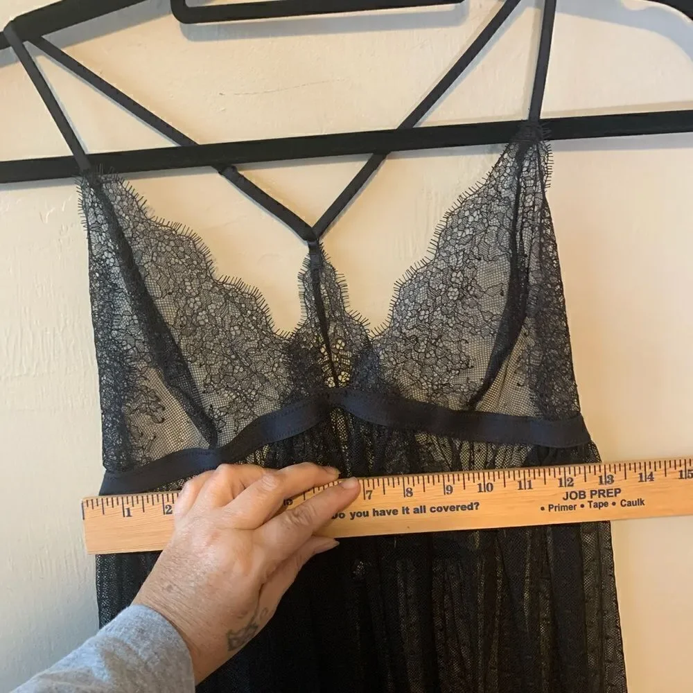 Victoria’s Secret black lace babydoll size L‎